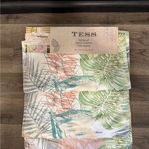 Tropical Leaf Table Runner - Multicolor